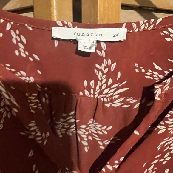 2X - Plus size beautiful blouse. - Picture 5 of 5